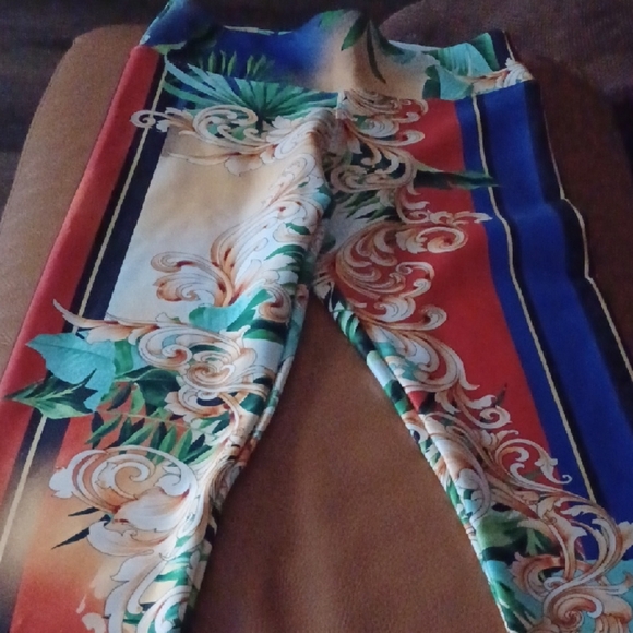 🌺Express  Colorful Leggings - Picture 2 of 8